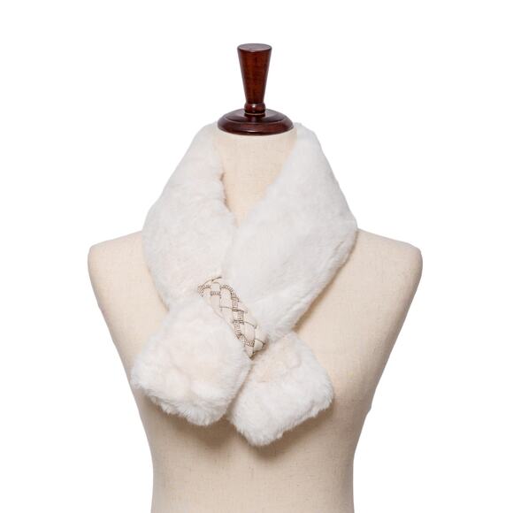 Women's White Ivory Faux Fur Pull Through Scarf One Size NWT - Picture 5 of 5